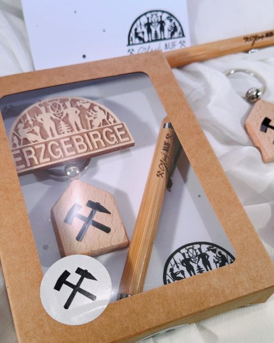 Preview: Erzgebirgs-Geschenkset "Glück Auf" - liebevoll und fertig zum Verschenken