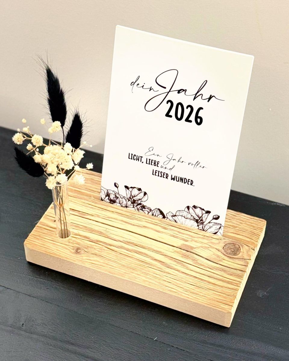 Kalender auf Altholz