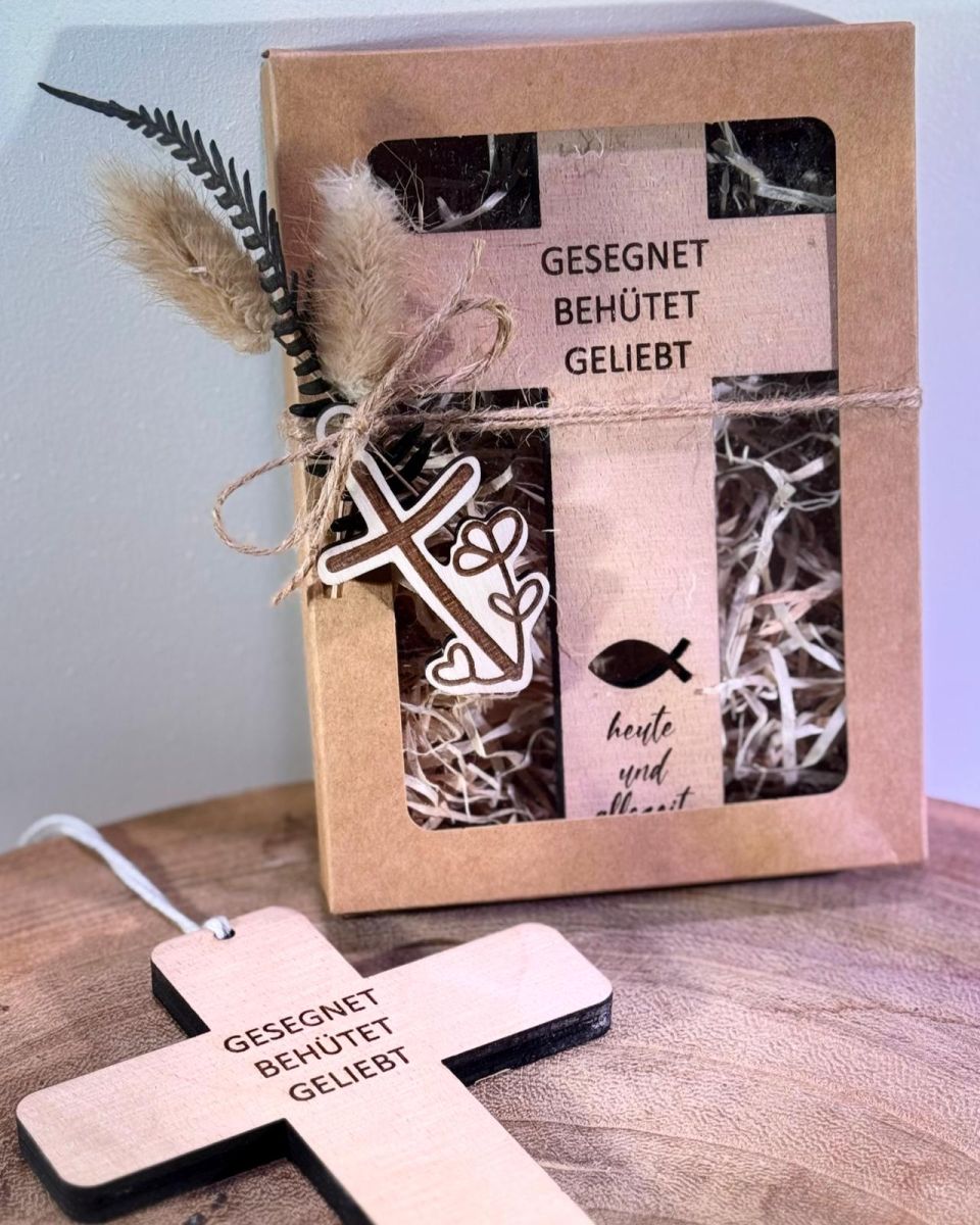 Kreuz GESEGNET BEHÜTET GELIEBT - heute und allezeit