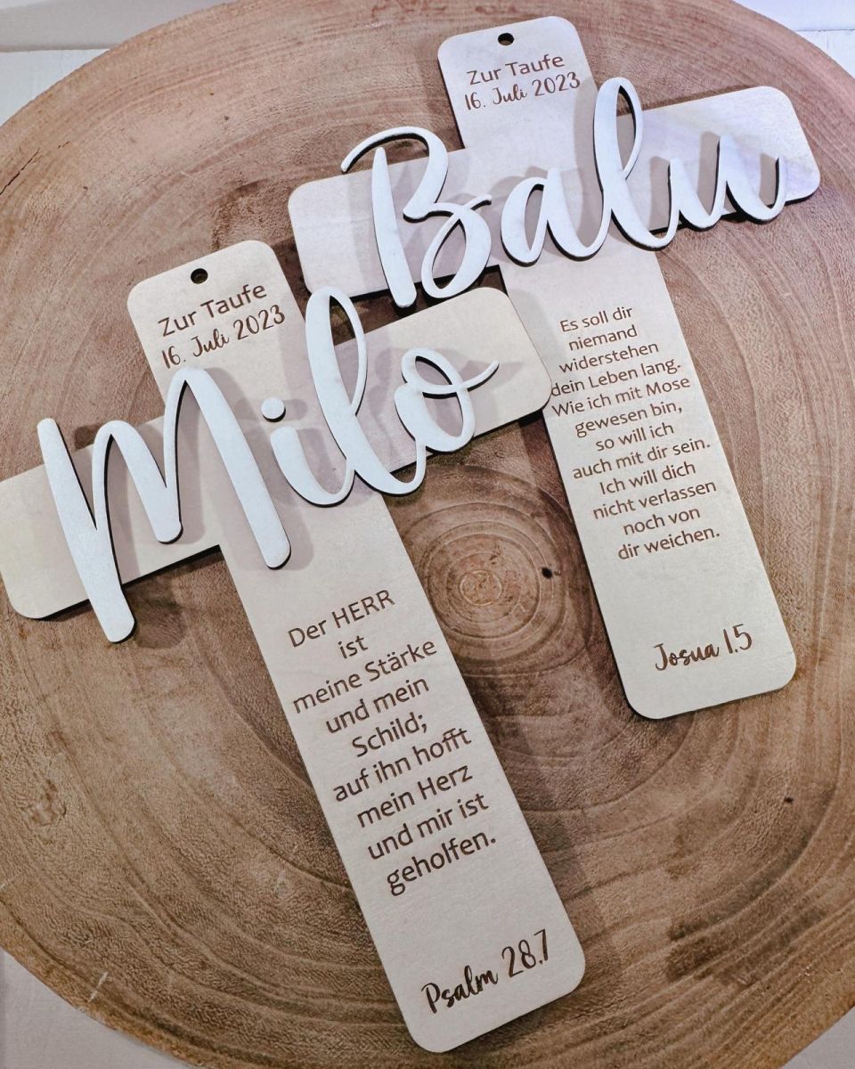 Taufkreuz individuell gestaltet mit Namen